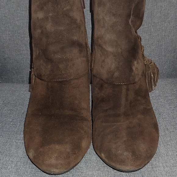 VANE Suede Booties with Tassle - Picture 2 of 6